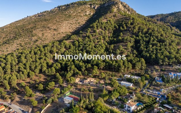 Wiederverkauf - Villa -   Inländisch - Alhaurín de la Torre