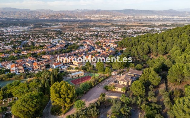 Wiederverkauf - Villa -   Inländisch - Alhaurín de la Torre