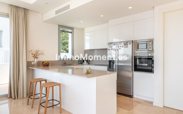 Resale - Apartment - Benahavís - Benahavís Centro