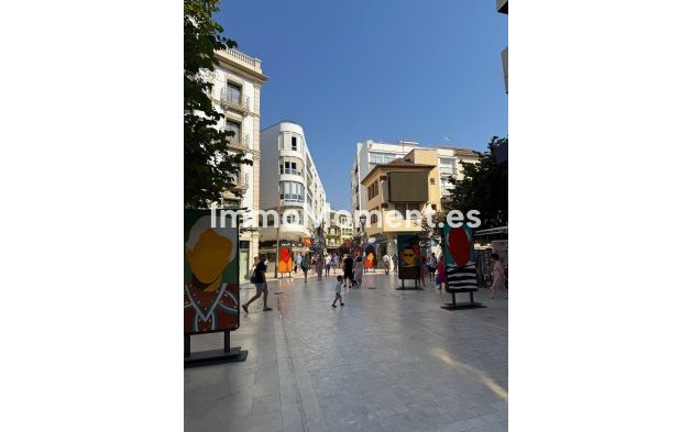Wiederverkauf - Wohnung - Estepona  - Estepona Centro