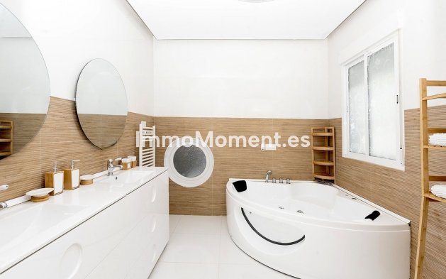 Revente - Villa - Benalmadena - Benalmadena Centro