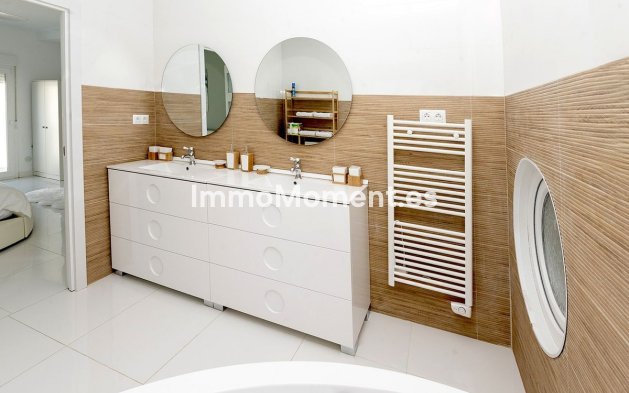 Revente - Villa - Benalmadena - Benalmadena Centro