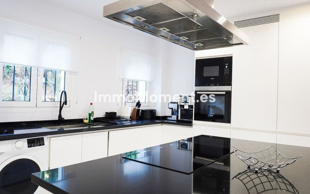 Wiederverkauf - Wohnung - Marbella - Nueva Andalucía