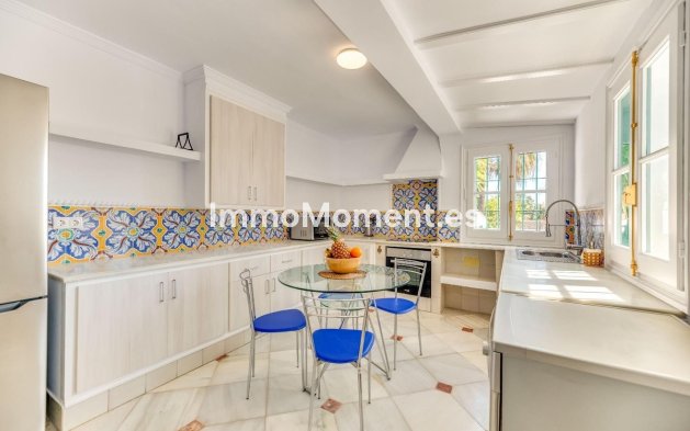 Revente - Villa - Marbella - Nueva Andalucía