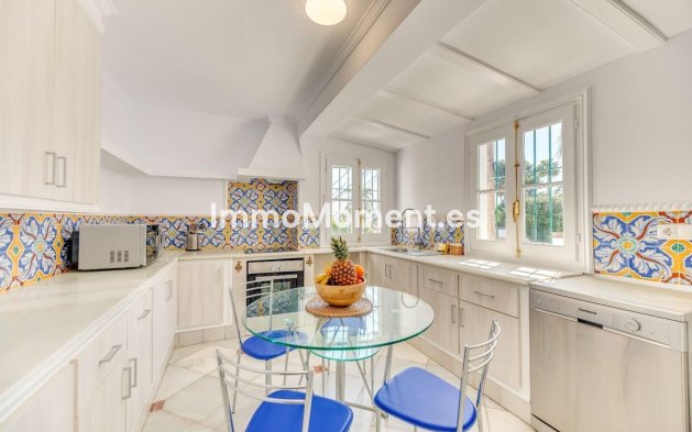 Revente - Villa - Marbella - Nueva Andalucía