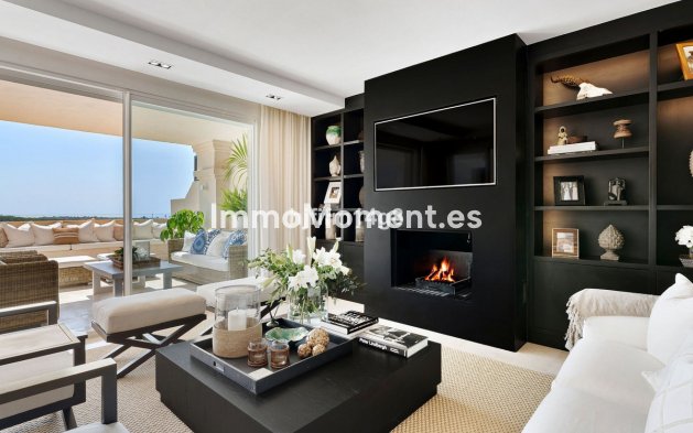 Resale - Apartment - Marbella - Nueva Andalucía