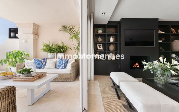 Resale - Apartment - Marbella - Nueva Andalucía