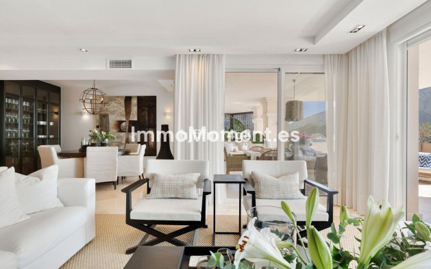 Resale - Apartment - Marbella - Nueva Andalucía