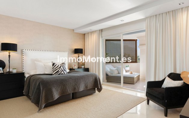 Resale - Apartment - Marbella - Nueva Andalucía