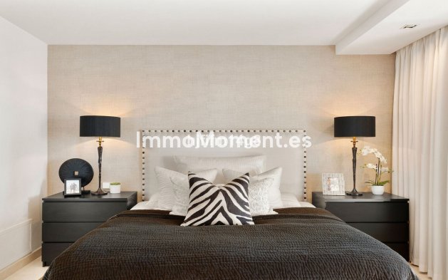 Resale - Apartment - Marbella - Nueva Andalucía