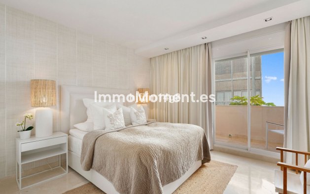 Resale - Apartment - Marbella - Nueva Andalucía