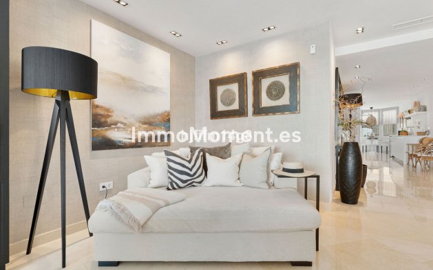 Resale - Apartment - Marbella - Nueva Andalucía