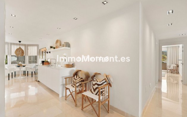 Resale - Apartment - Marbella - Nueva Andalucía