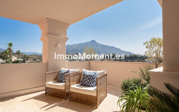 Resale - Apartment - Marbella - Nueva Andalucía