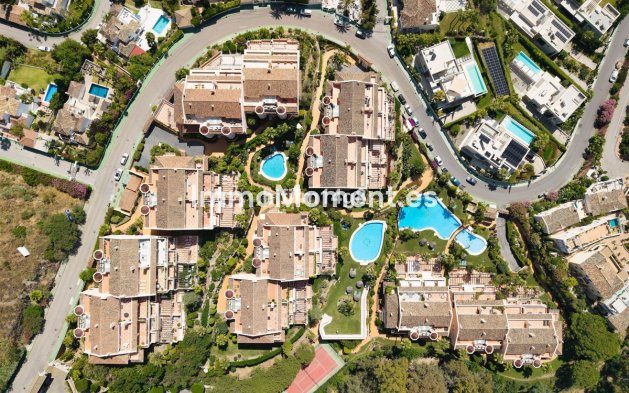 Resale - Apartment - Marbella - Nueva Andalucía
