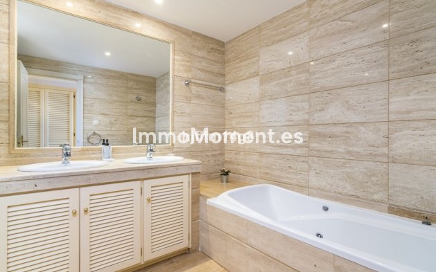 Revente - Appartement - Marbella - Nueva Andalucía