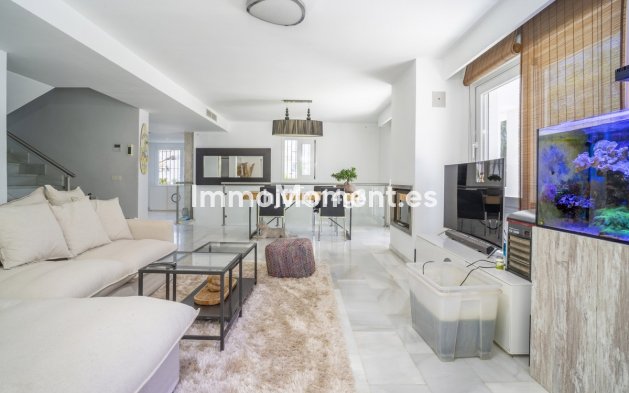 Resale - Villa - Marbella - Nueva Andalucía