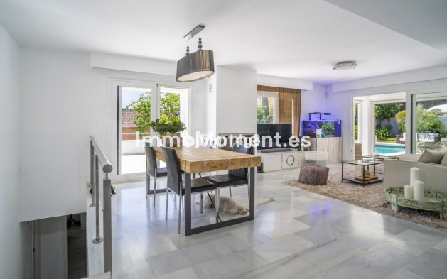 Resale - Villa - Marbella - Nueva Andalucía
