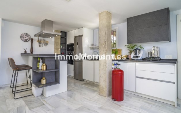 Resale - Villa - Marbella - Nueva Andalucía