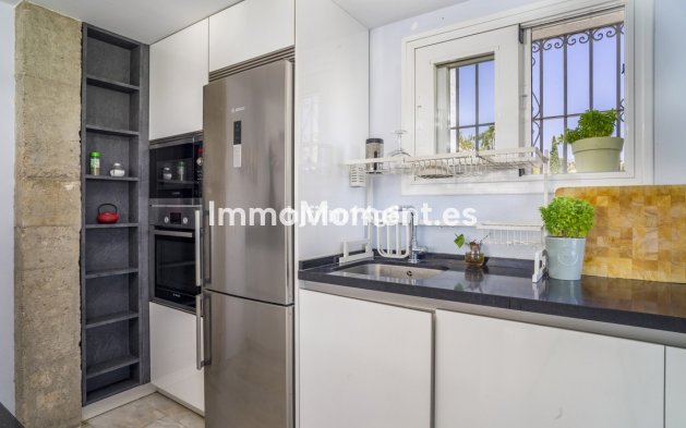 Resale - Villa - Marbella - Nueva Andalucía