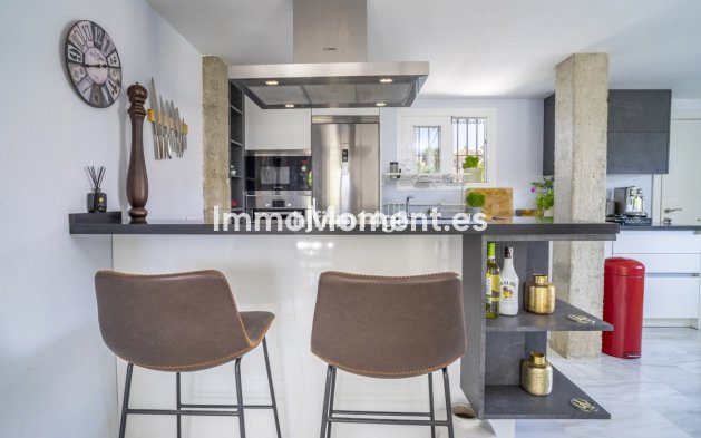 Resale - Villa - Marbella - Nueva Andalucía