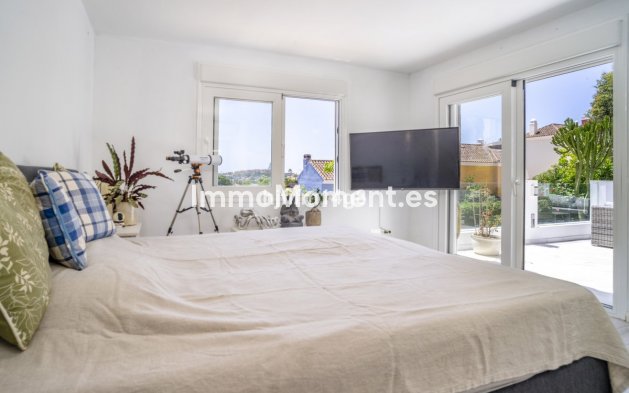 Resale - Villa - Marbella - Nueva Andalucía