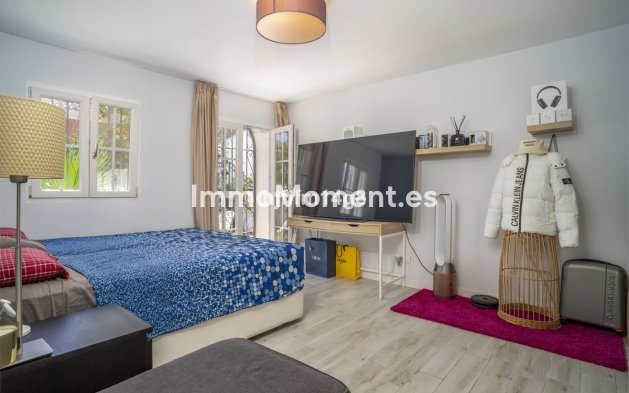 Resale - Villa - Marbella - Nueva Andalucía