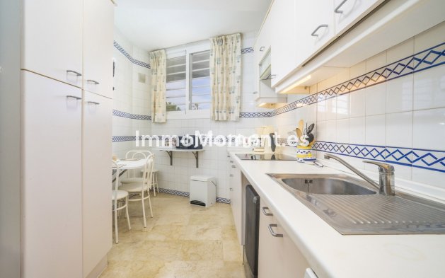 Wiederverkauf - Wohnung - Marbella - Guadalmina Alta