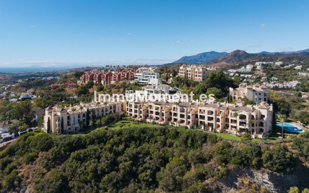 Resale - Apartment - Benahavís - Benahavís Centro