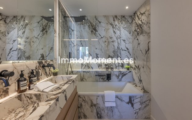 Revente - Maison mitoyenne - Marbella - Nueva Andalucía