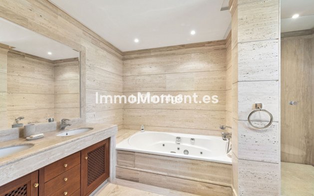 Wiederverkauf - Wohnung - Marbella - Nueva Andalucía