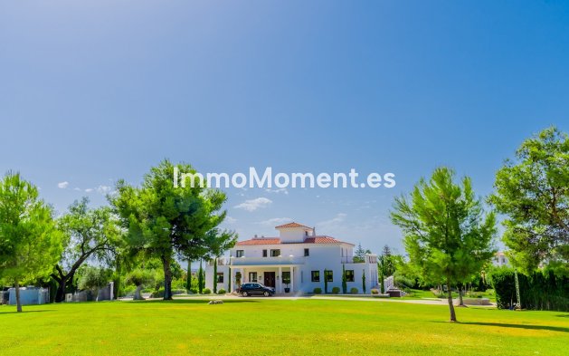 Resale - Villa - Marbella - Guadalmina Alta