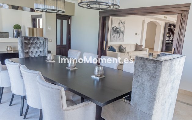 Resale - Villa - Marbella - Guadalmina Alta