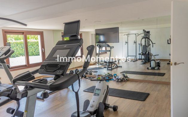 Resale - Villa - Marbella - Guadalmina Alta