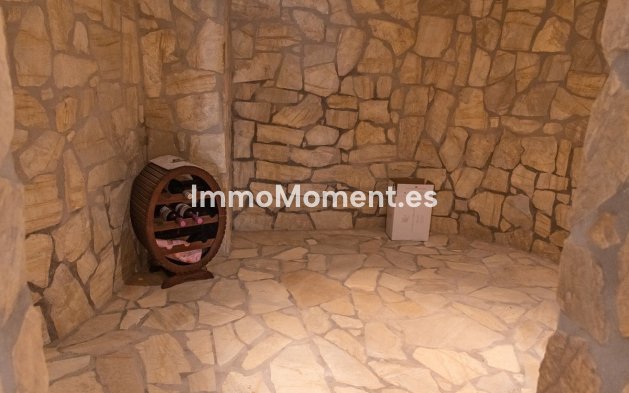 Resale - Villa - Marbella - Guadalmina Alta