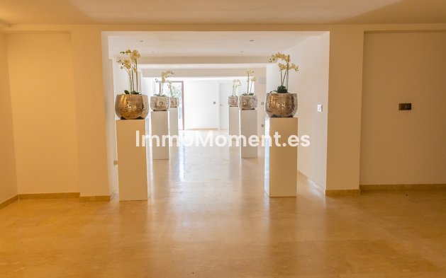 Resale - Villa - Marbella - Guadalmina Alta