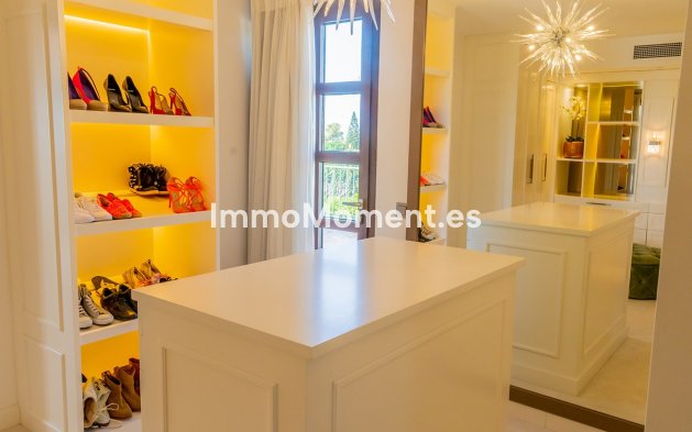 Resale - Villa - Marbella - Guadalmina Alta