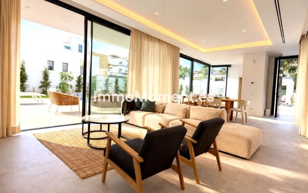 Resale - Villa - Estepona - New Golden Mile