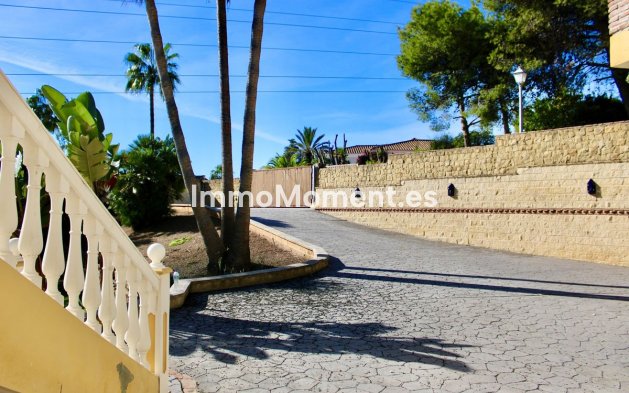 Wiederverkauf - Villa - Marbella - Hacienda Las Chapas