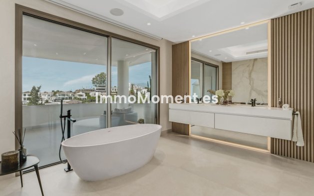 Wiederverkauf - Villa - Marbella - Nueva Andalucía