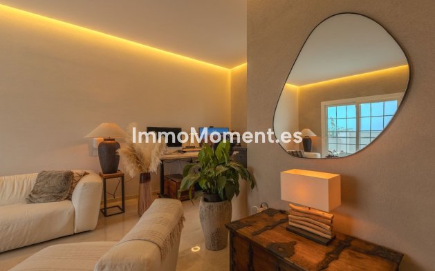 Resale - Villa - Marbella - Nueva Andalucía