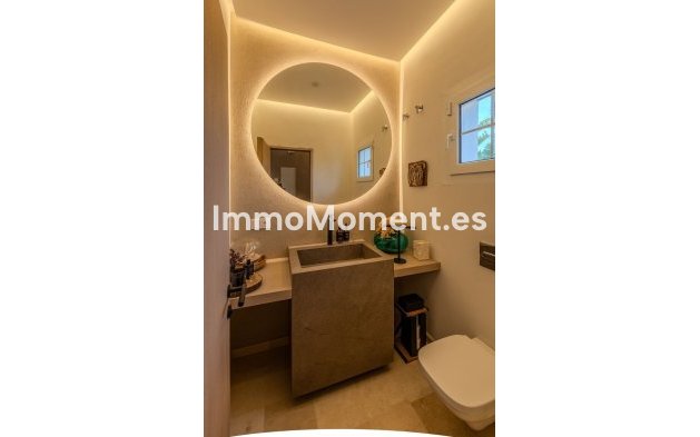 Resale - Villa - Marbella - Nueva Andalucía