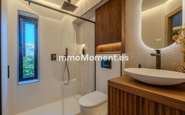 Resale - Villa - Marbella - Nueva Andalucía