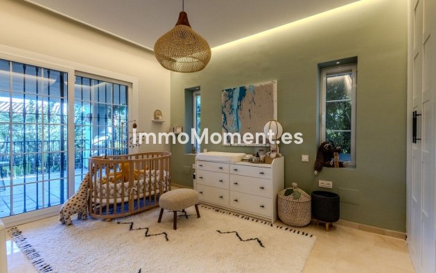 Resale - Villa - Marbella - Nueva Andalucía