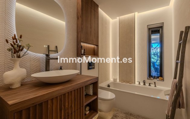 Resale - Villa - Marbella - Nueva Andalucía