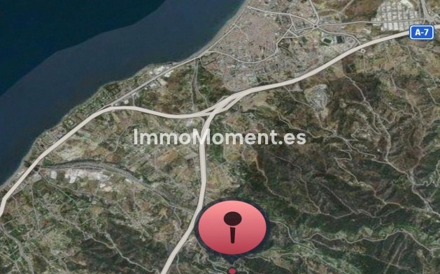 Wiederverkauf - Land - Estepona  - Estepona Centro