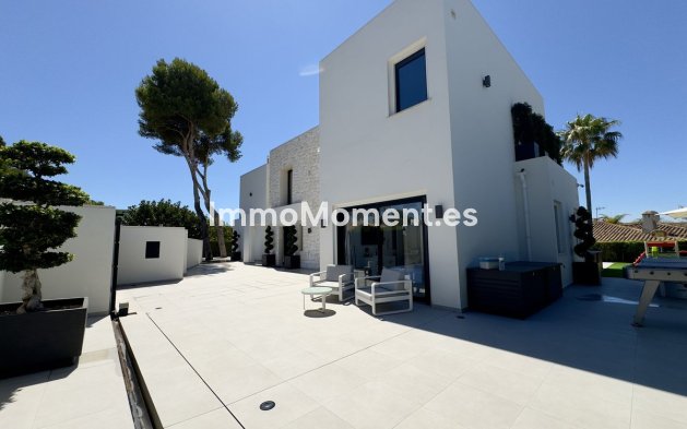 Wiederverkauf - Villa - Marbella - Los Monteros