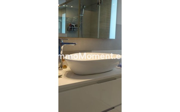 Resale - Apartment - Marbella - Río Real