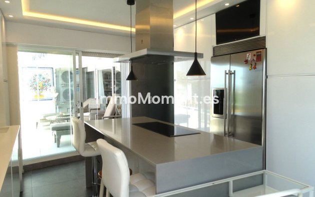 Resale - Apartment - Marbella - Río Real