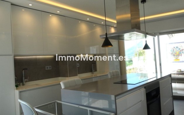 Resale - Apartment - Marbella - Río Real